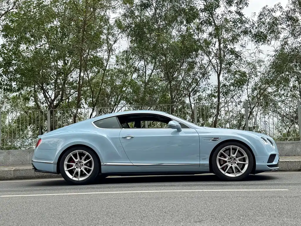 Bentley Continental 2019 — фото 7