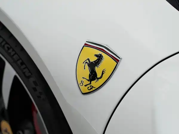 Ferrari SF90 2021