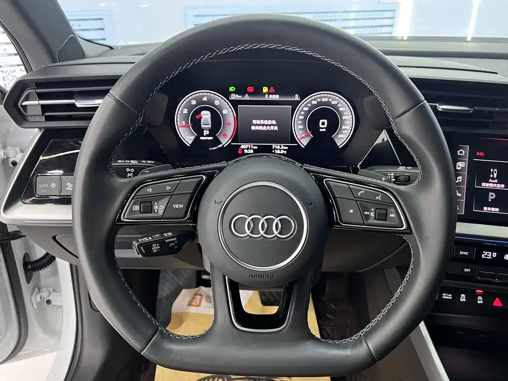 Audi A3 2023 — фото 12