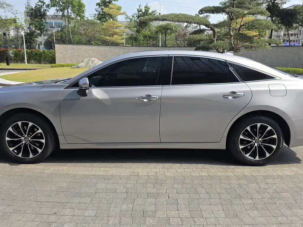 Toyota Avalon 2023 — фото 11