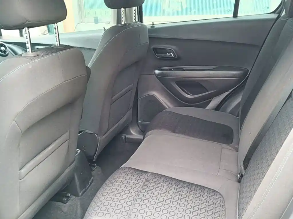Chevrolet Trax 2017 — фото 17
