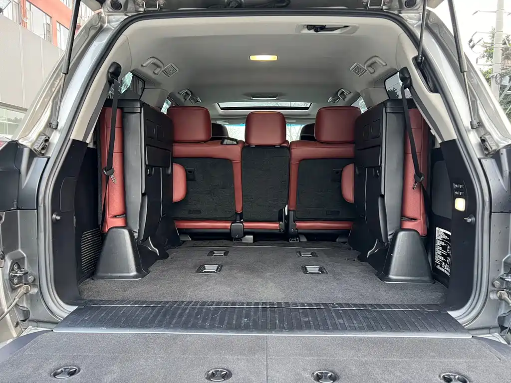 Lexus LX 2019