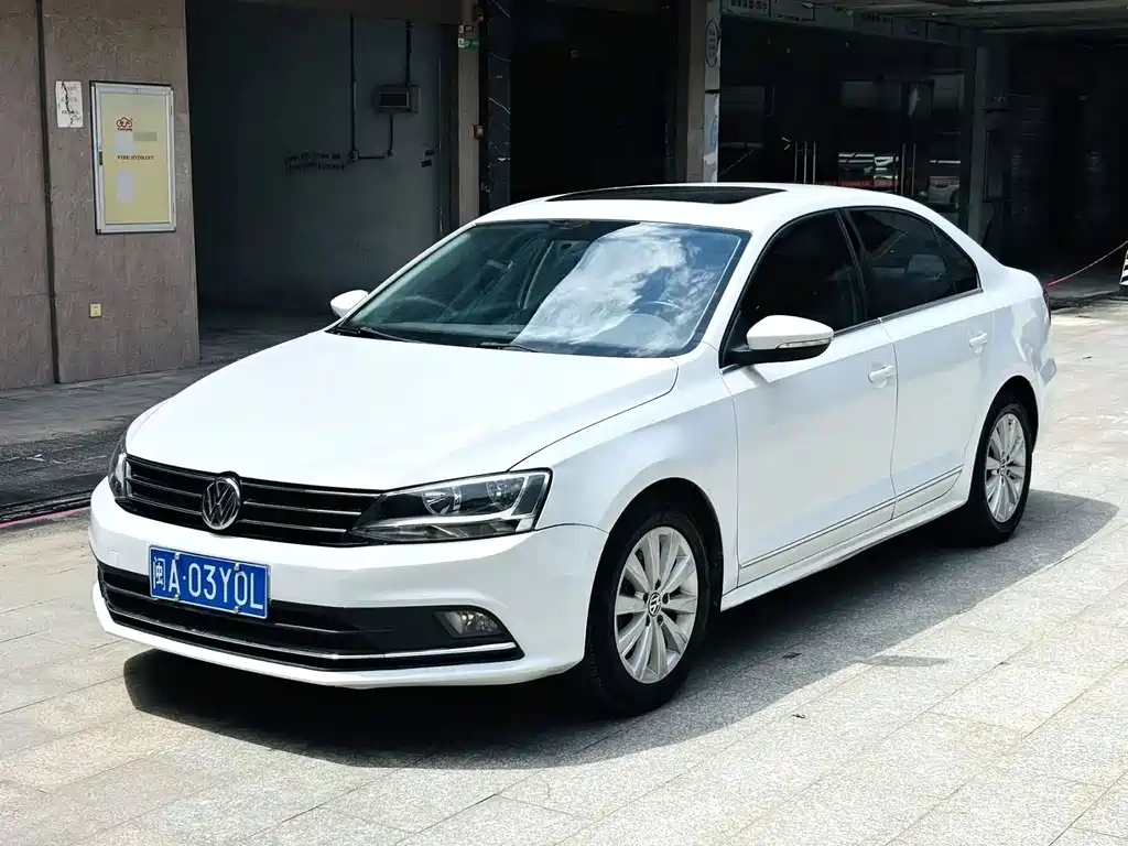 Volkswagen Sagitar 2015
