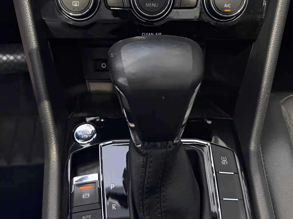 Volkswagen Tiguan L 2017 — фото 17