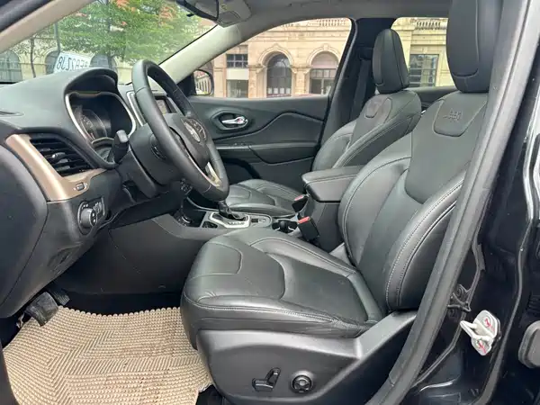 Jeep Cherokee 2018