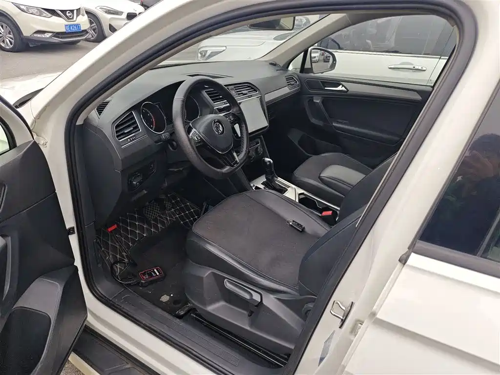 Volkswagen Tiguan L 2019 — фото 12