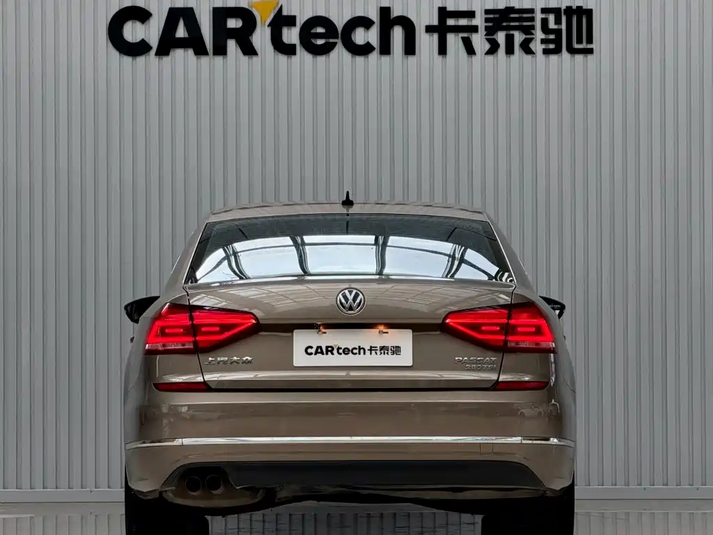 Volkswagen Passat 2017 — фото 13