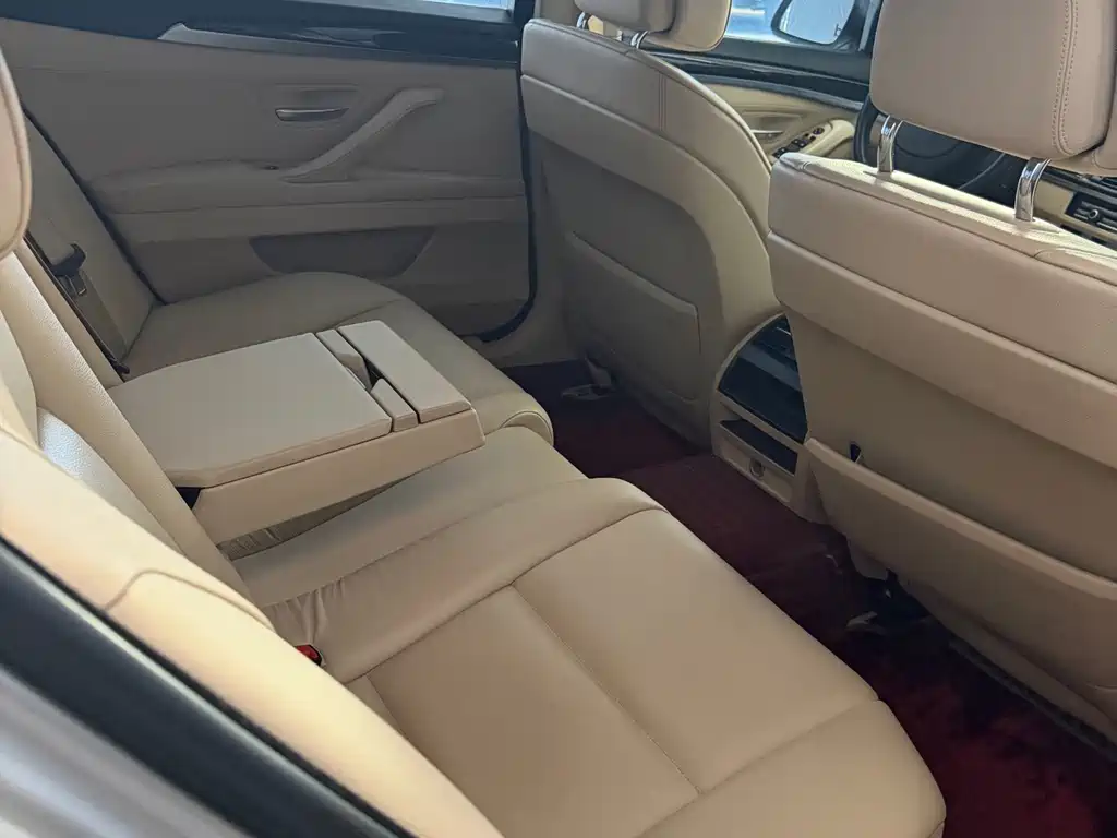 BMW 5 Series 2013 — фото 12
