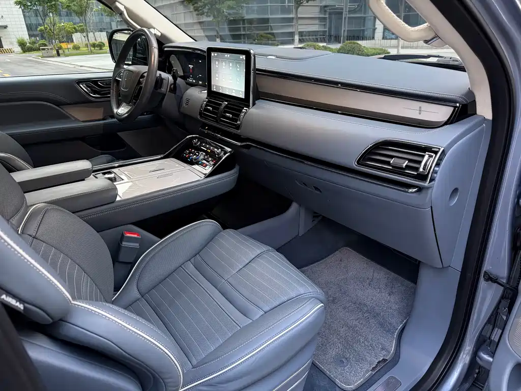 Lincoln Navigator 2019 — фото 11