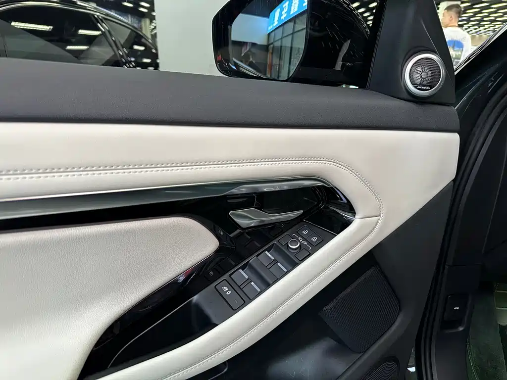 Land Rover Range Rover Evoque 2021 — фото 15