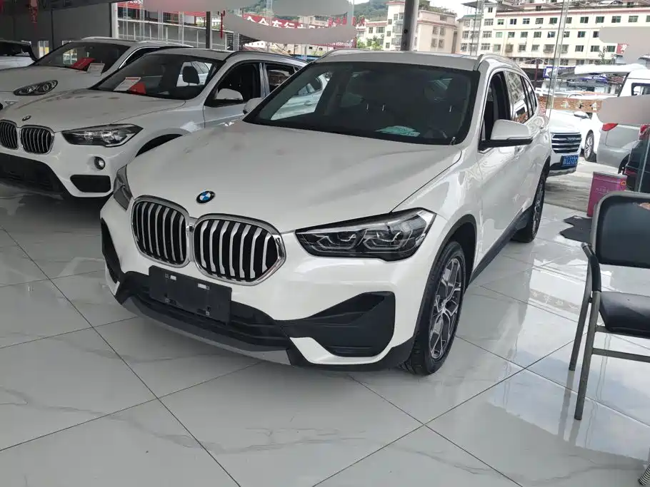 BMW X1 2021 — фото 1