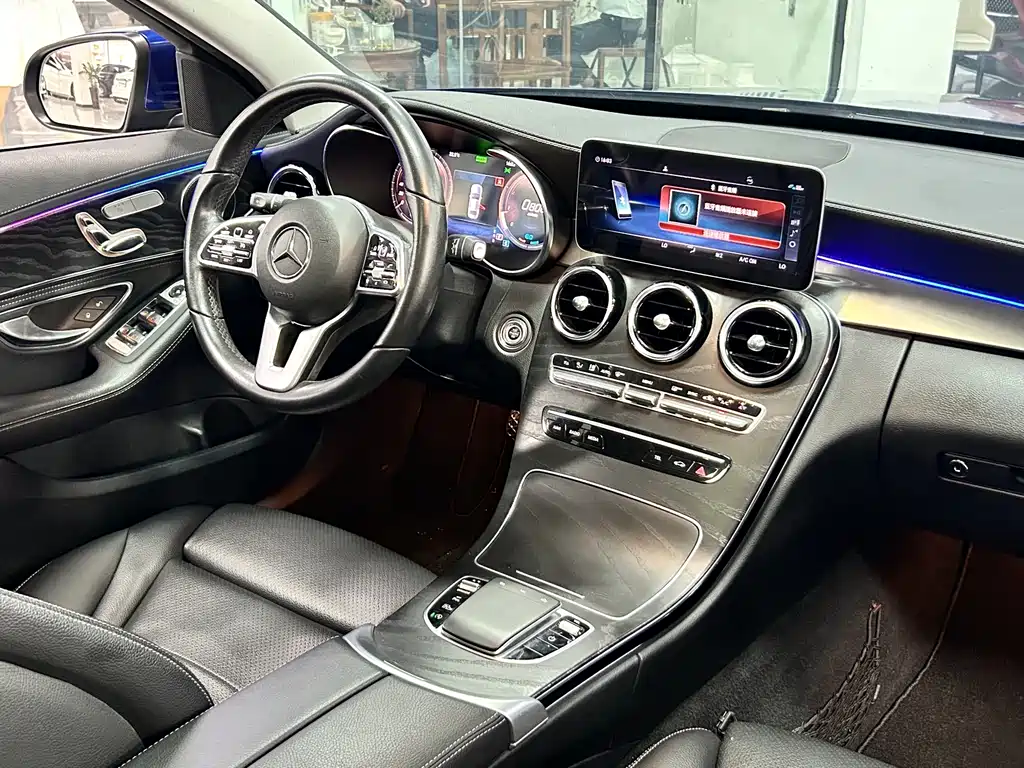 Mercedes-Benz C-Class 2019 — фото 15