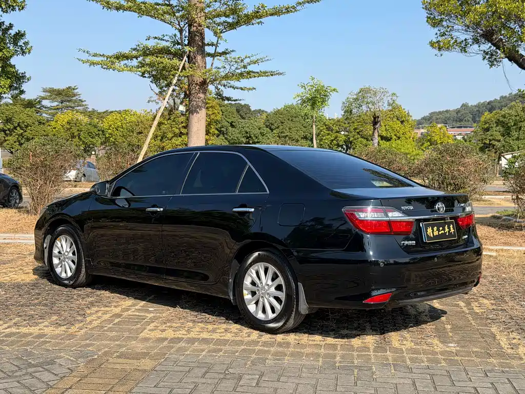 Toyota Camry 2016 — фото 14