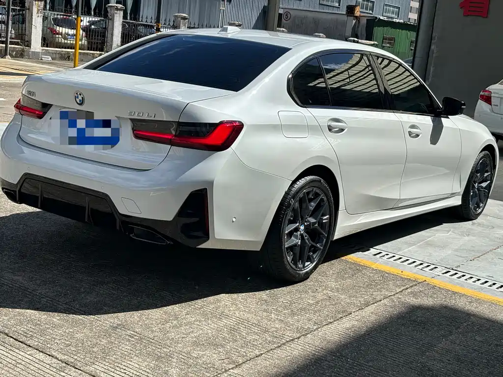 BMW 3 Series 2025 — фото 12