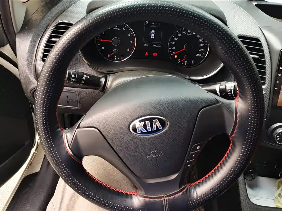 Kia K3 2018 — фото 15