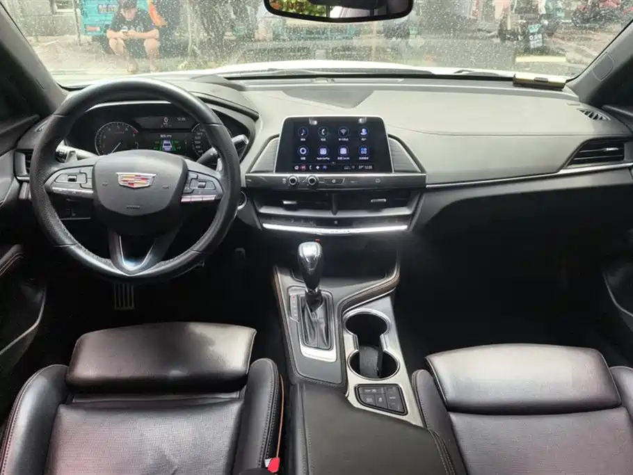 Cadillac CT4 2020 — фото 12