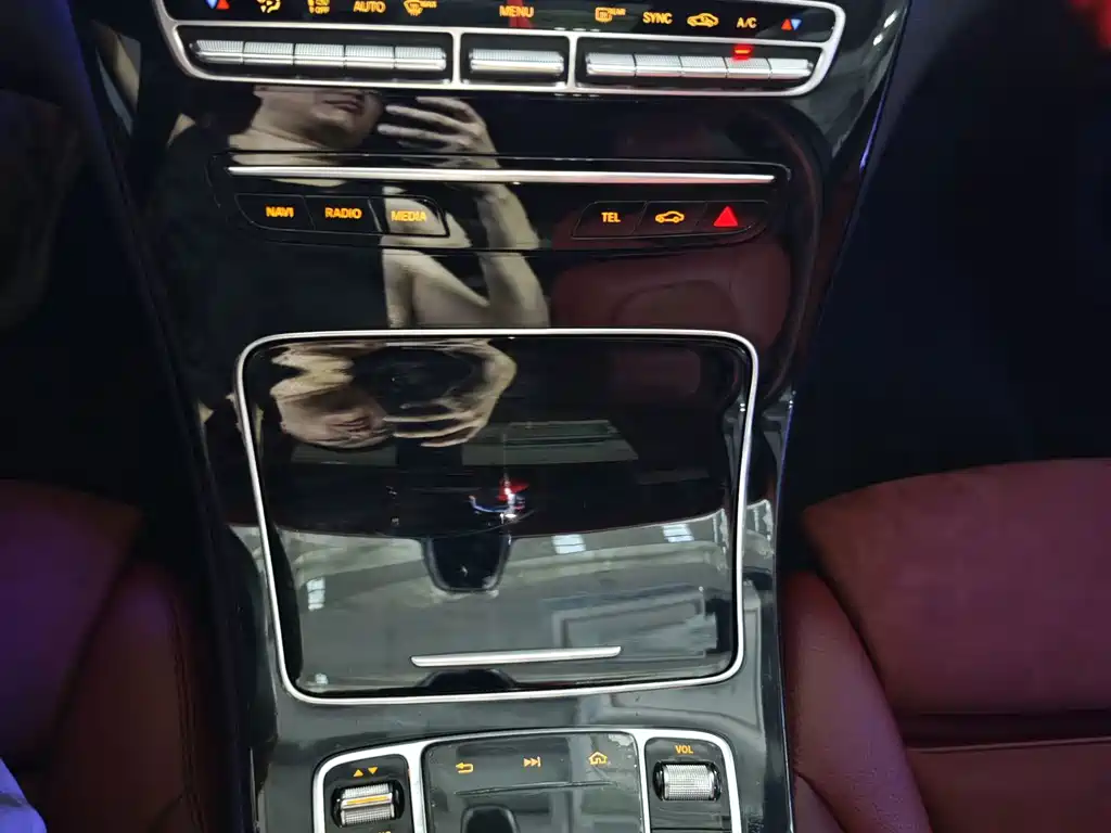 Mercedes-Benz C-Class 2019 — фото 16