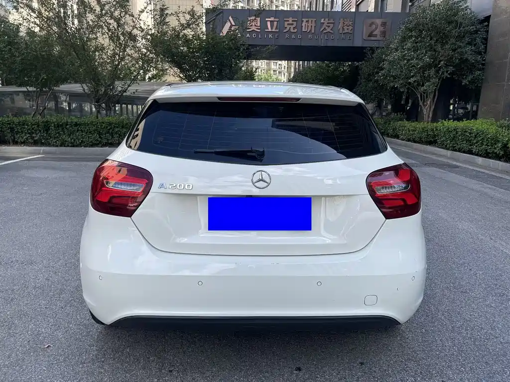 Mercedes-Benz A-Class 2017 — фото 4