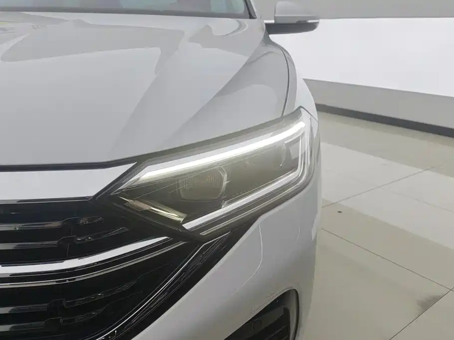 Volkswagen Sagitar 2023