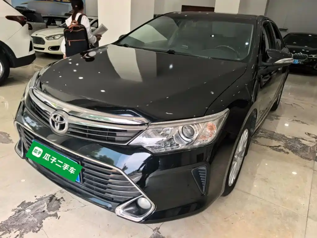 Toyota Camry 2015 — фото 1