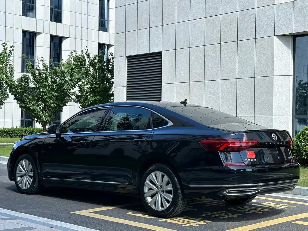 Volkswagen Passat 2020 — фото 26
