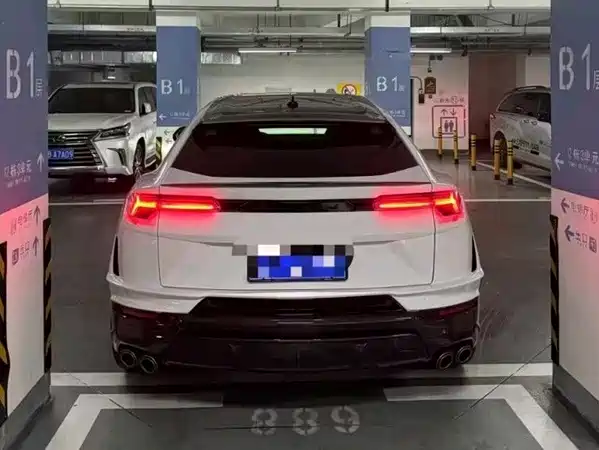 Lamborghini Urus 2024