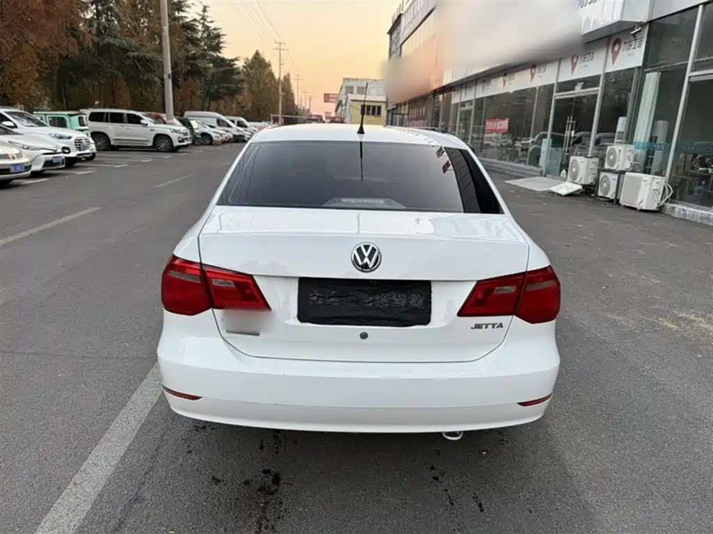 Volkswagen Jetta 2016 — фото 28