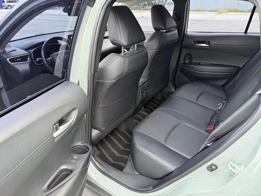 Toyota Corolla Cross 2022 — фото 16
