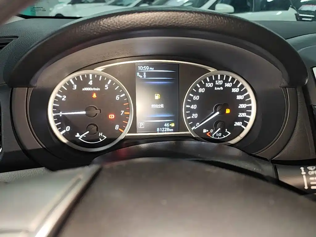Nissan Tiida 2016 — фото 12