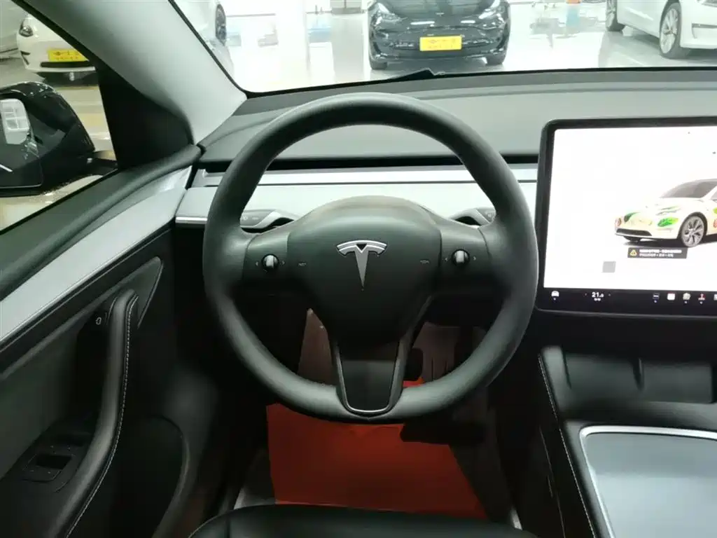 Tesla Model Y 2024 — фото 11
