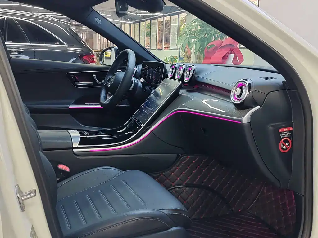 Mercedes-Benz C-Class 2023 — фото 13