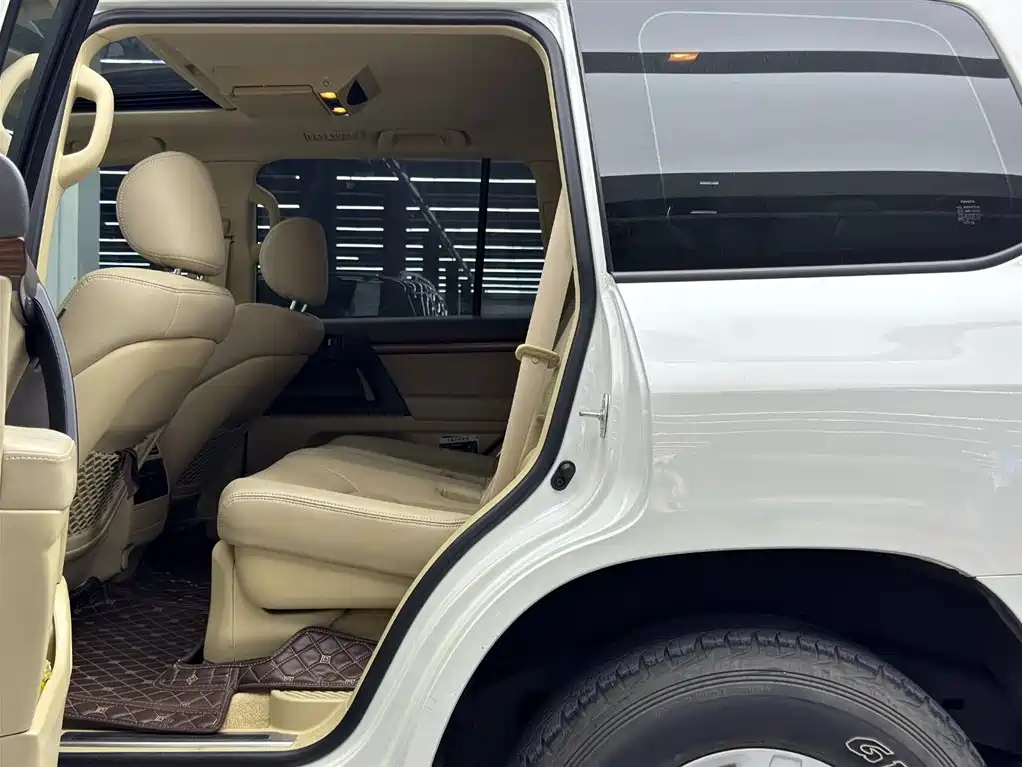 Toyota Land Cruiser 2018 — фото 7