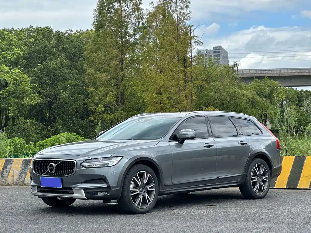 Volvo V90 2020