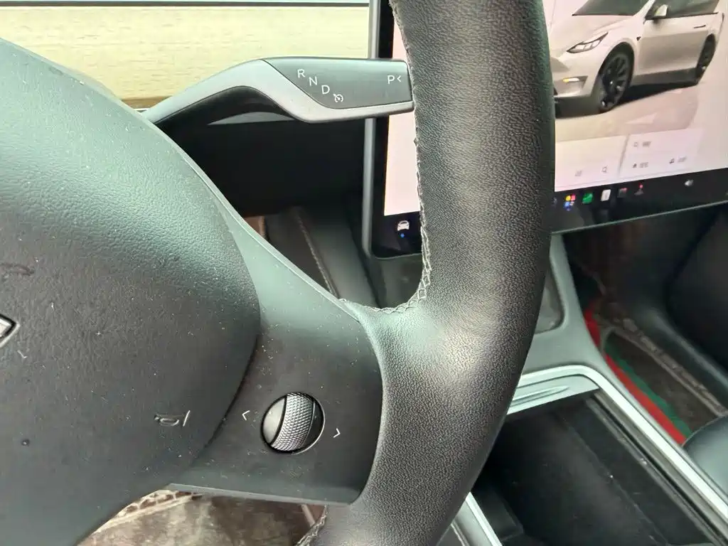 Tesla Model Y 2022 — фото 10