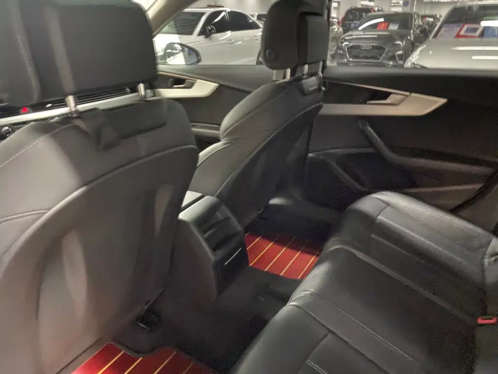 Audi A4L 2021