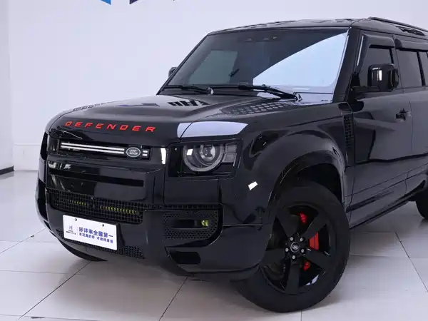 Land Rover Defender 2024