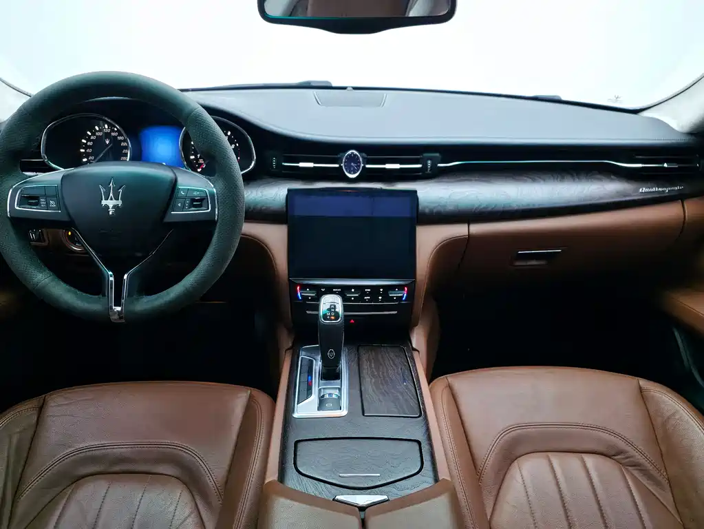 Maserati Quattroporte 2014 — фото 19