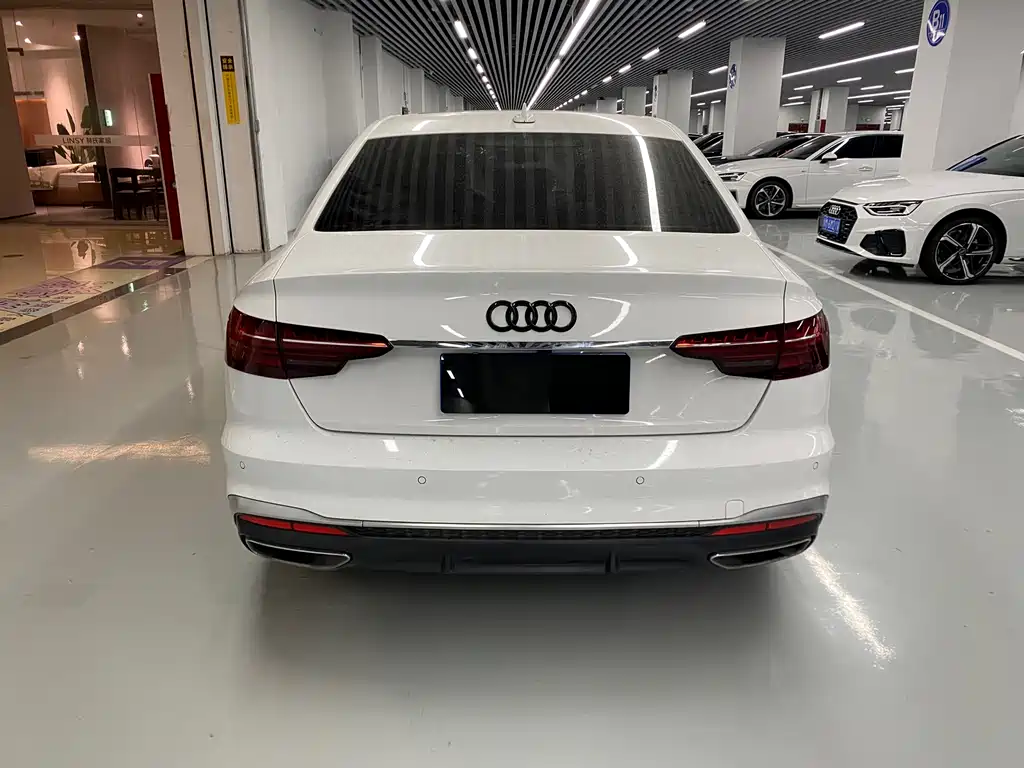 Audi A4L 2021 — фото 13