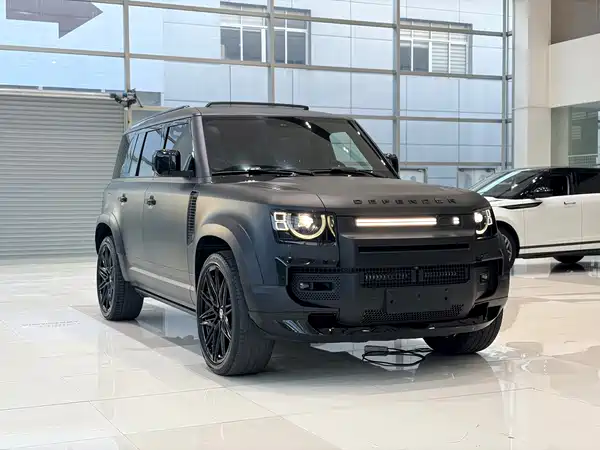 Land Rover Defender 2023