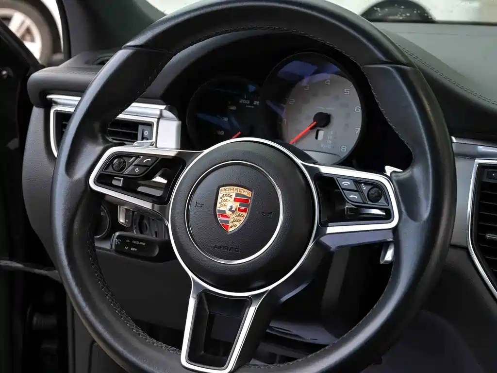 Porsche Macan 2014 — фото 9