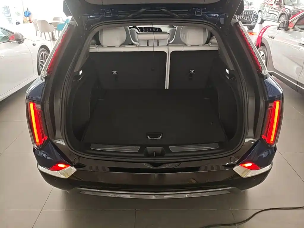 Cadillac IQ Aoge 2025 — фото 19