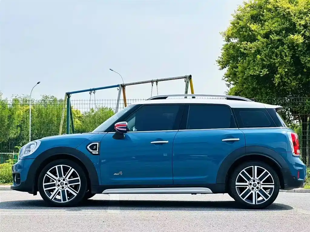 MINI Countryman 2019 — фото 11