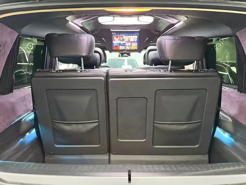 Mercedes-Benz V-Class 2019 — фото 23