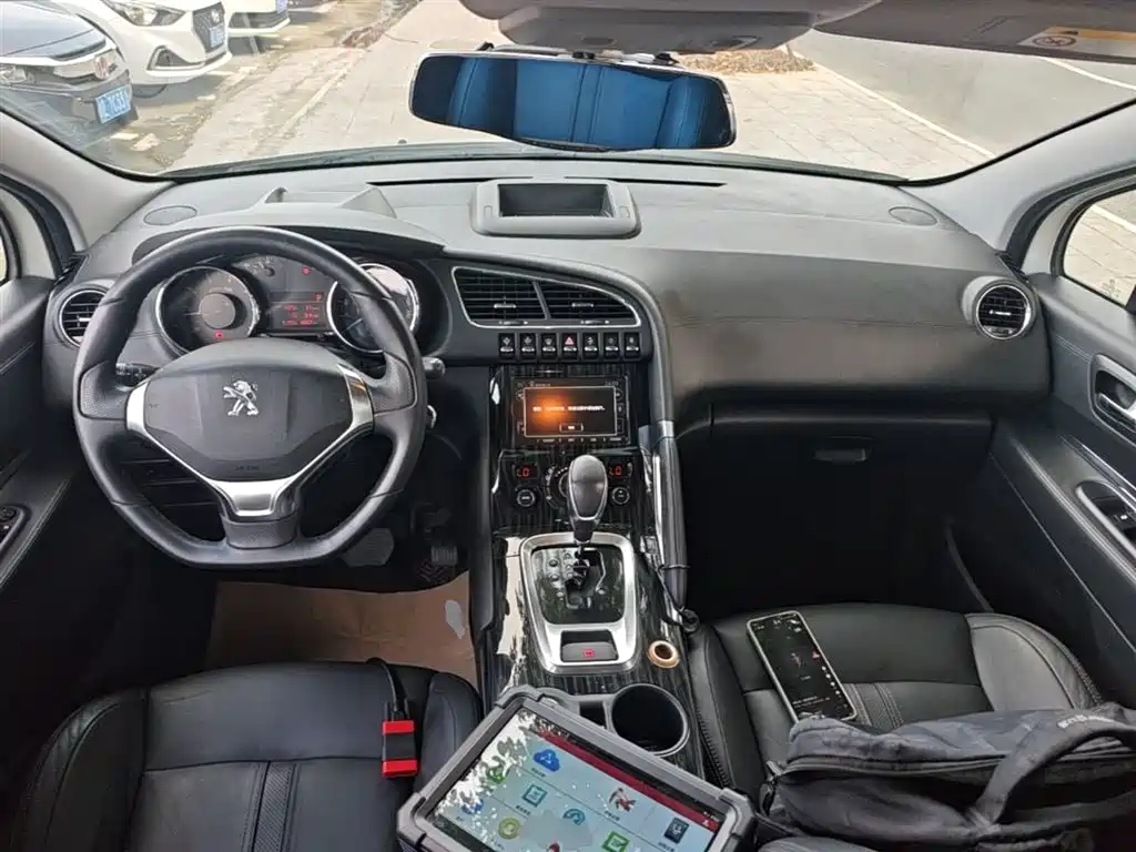 Peugeot 3008 2015 — фото 10