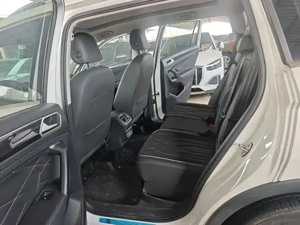 Volkswagen Tiguan L 2023
