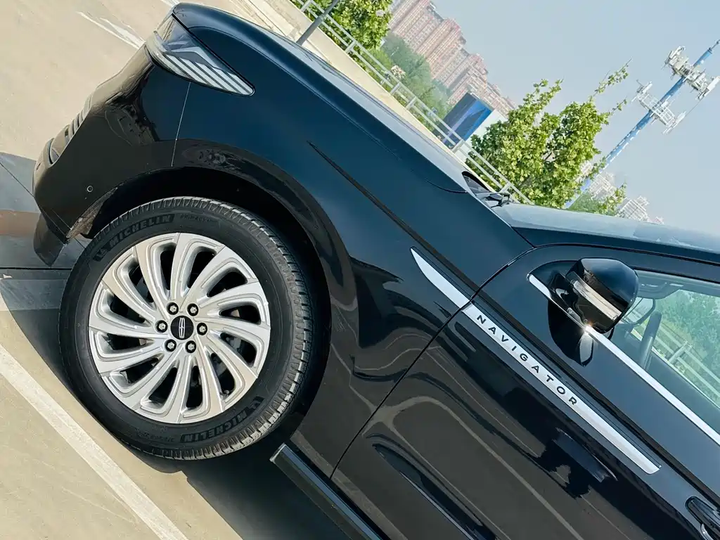 Lincoln Navigator 2025 — фото 8
