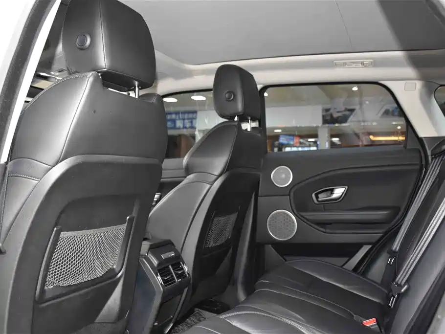 Land Rover Evoque 2017 — фото 11