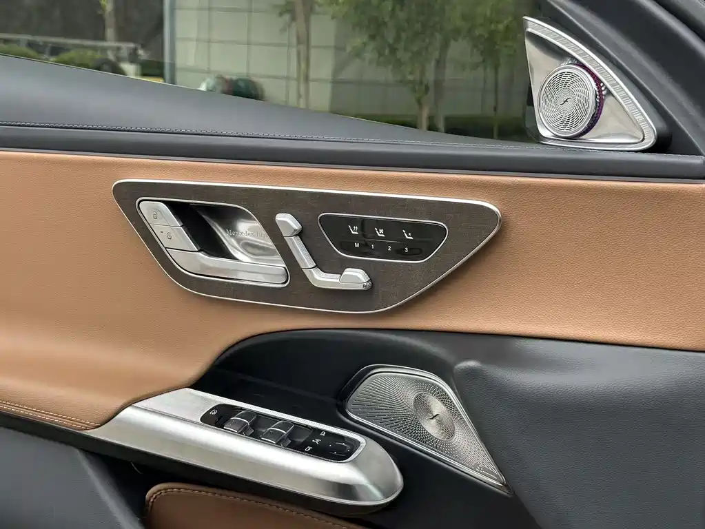 Mercedes-Benz E-Class 2025 — фото 20