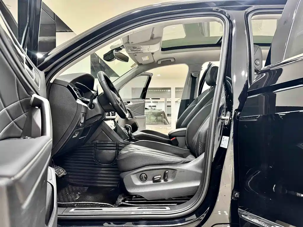 Volkswagen Tiguan L 2021 — фото 19