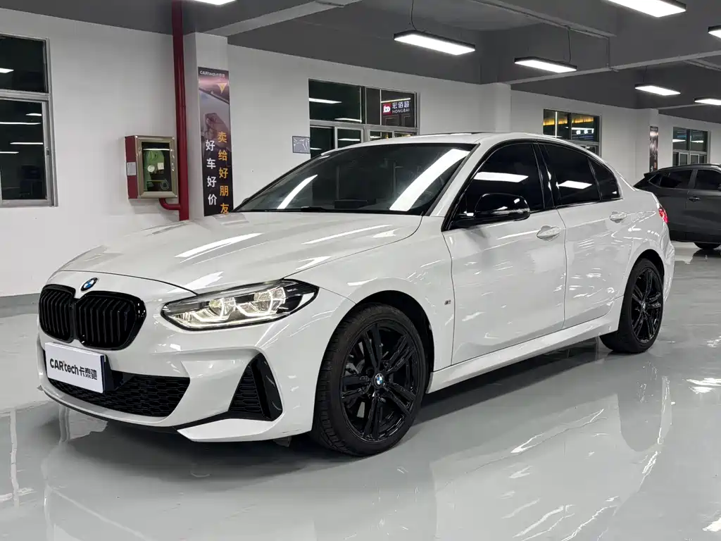 BMW 1 Series 2023 — фото 1